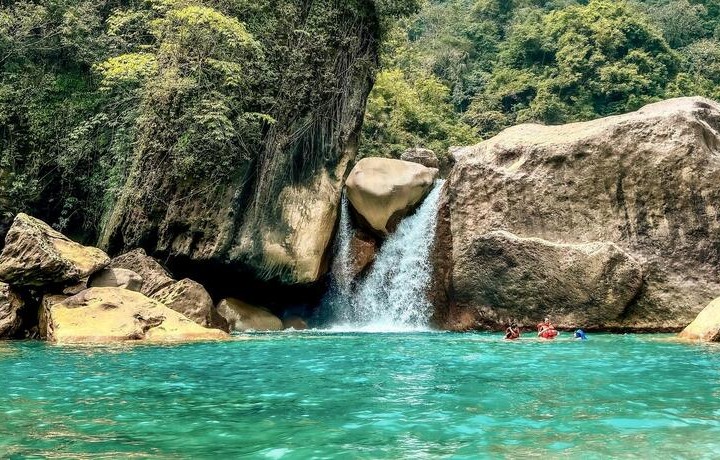 Meghalaya Kaziranga Wahniangleng Valley & Jowai Tour
